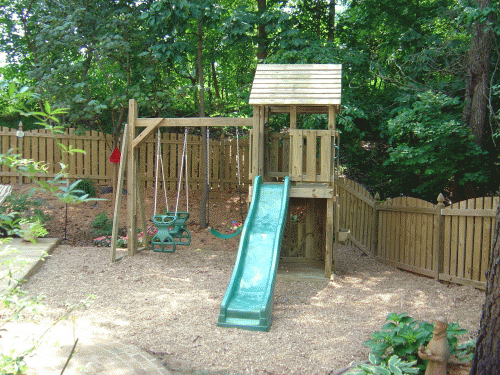 Very Cute 4x4 Fort in Raleigh