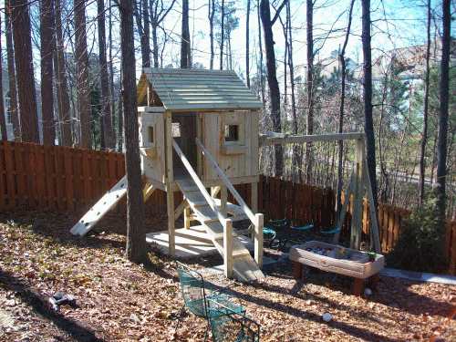 Excellent playset designed for and installed on extensive slope.