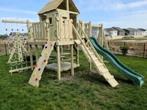 Feature-rich playset in Williamsburg VA